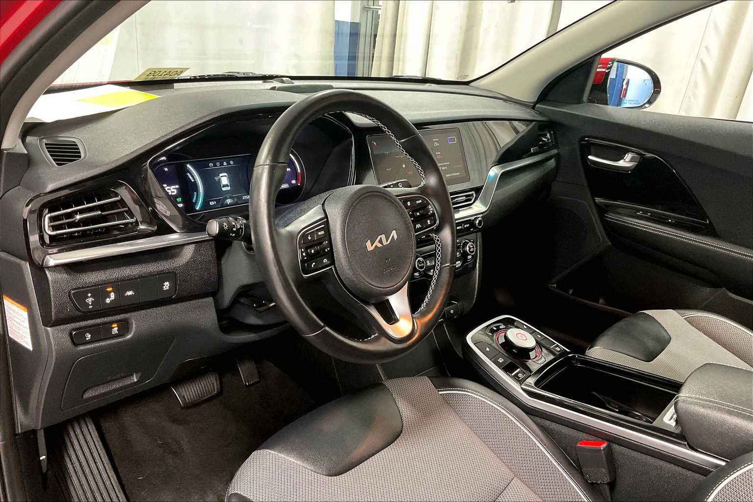 2022 Kia Niro EV EX - Photo 8