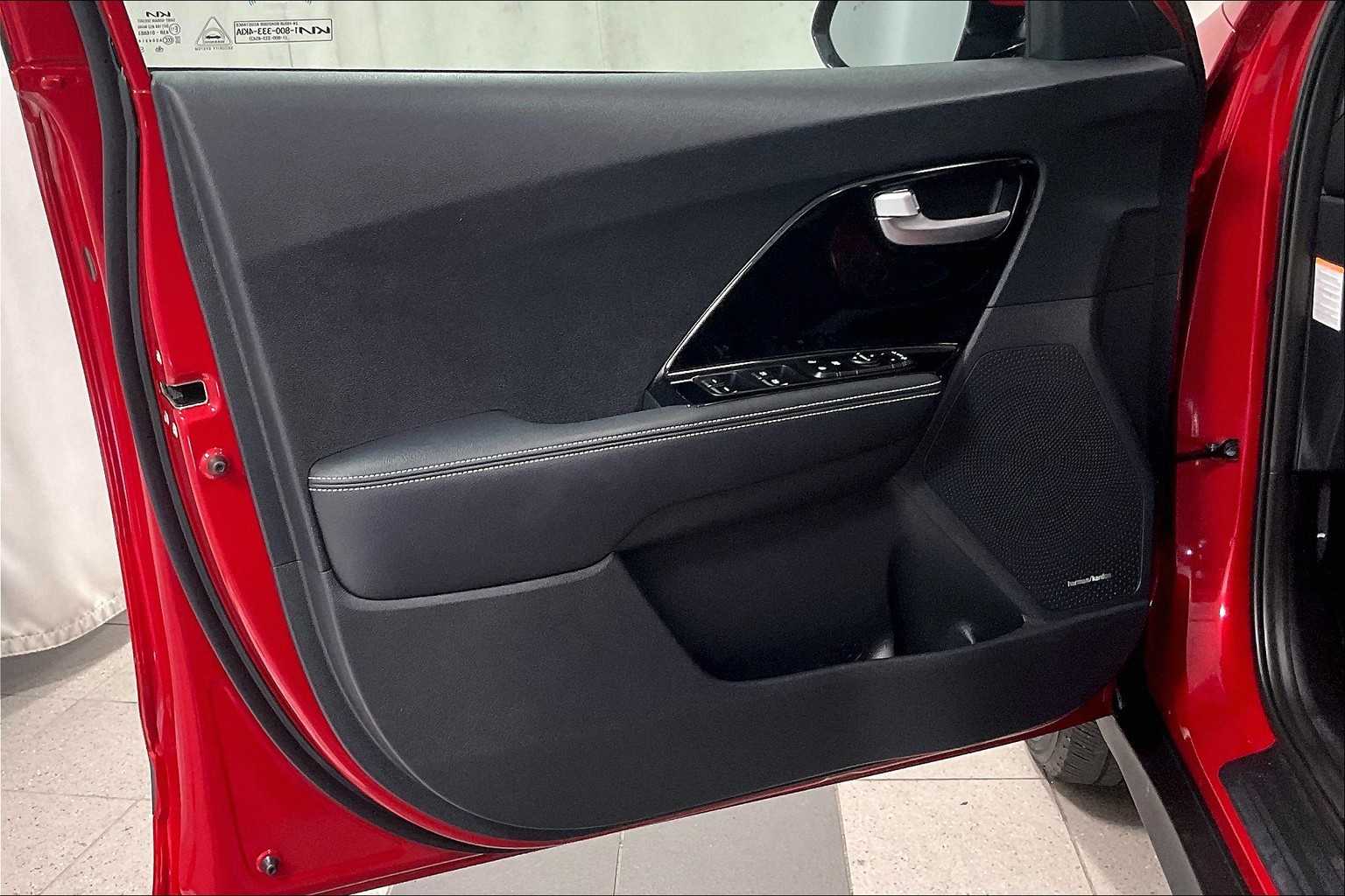 2022 Kia Niro EV EX - Photo 9