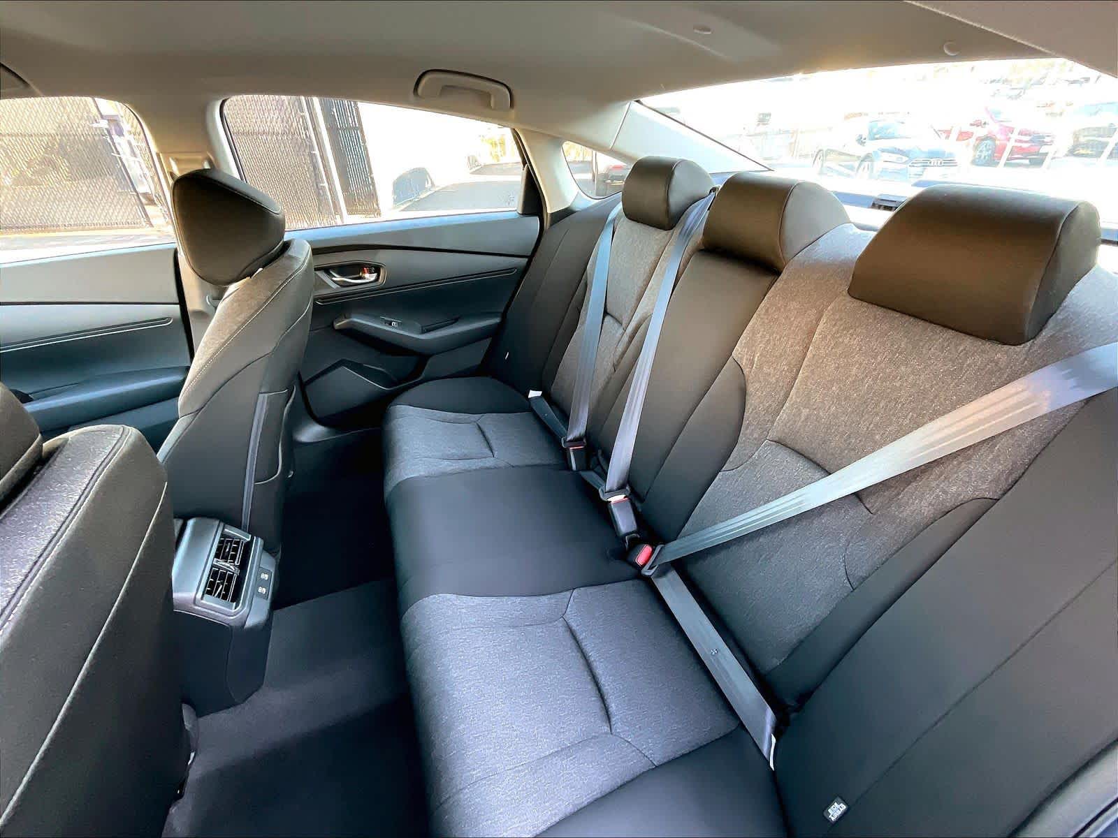 2025 Honda Accord LX - Photo 15