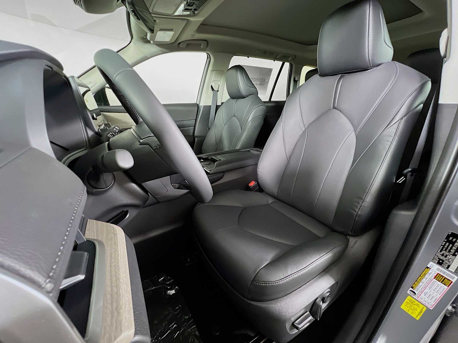 2025 Toyota Grand Highlander Limited - Photo 12
