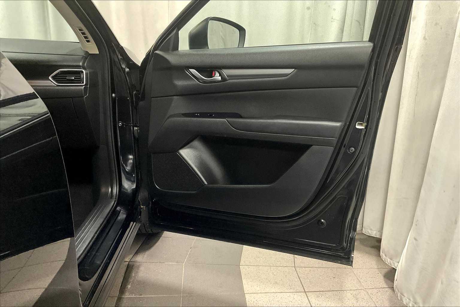 2019 Mazda CX-5 Sport - Photo 12