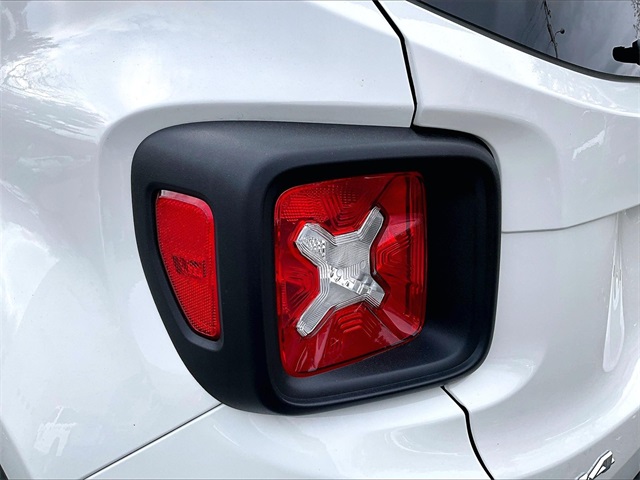2021 Jeep Renegade Latitude - Photo 31