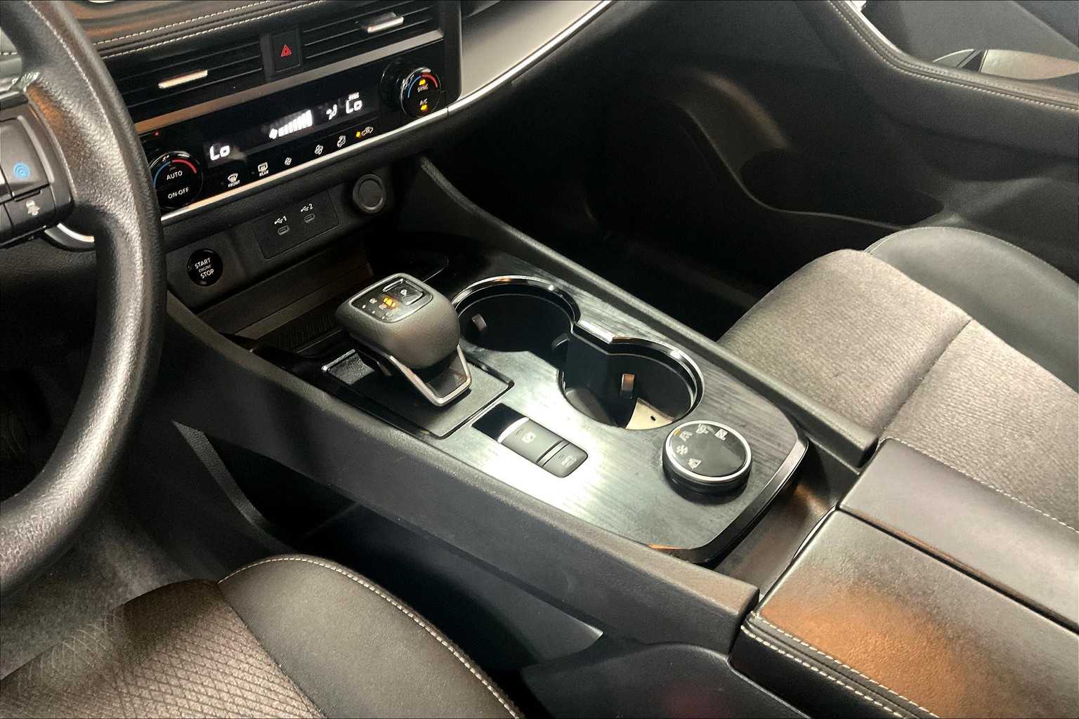2024 Nissan Rogue SV - Photo 20