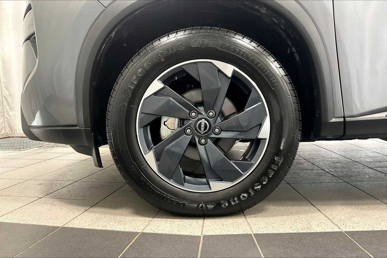 2024 Nissan Rogue SV - Photo 7