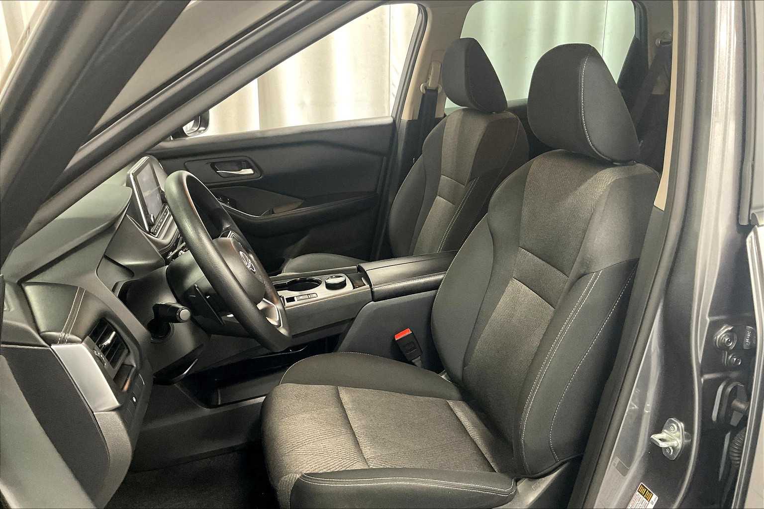 2024 Nissan Rogue SV - Photo 10