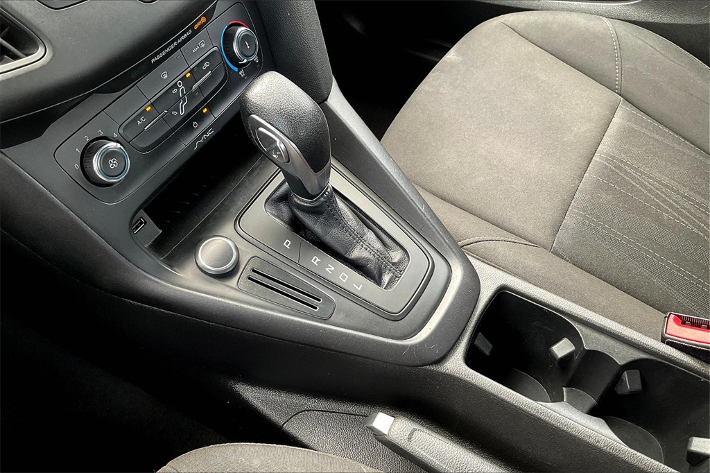 2017 Ford Focus SE - Photo 19