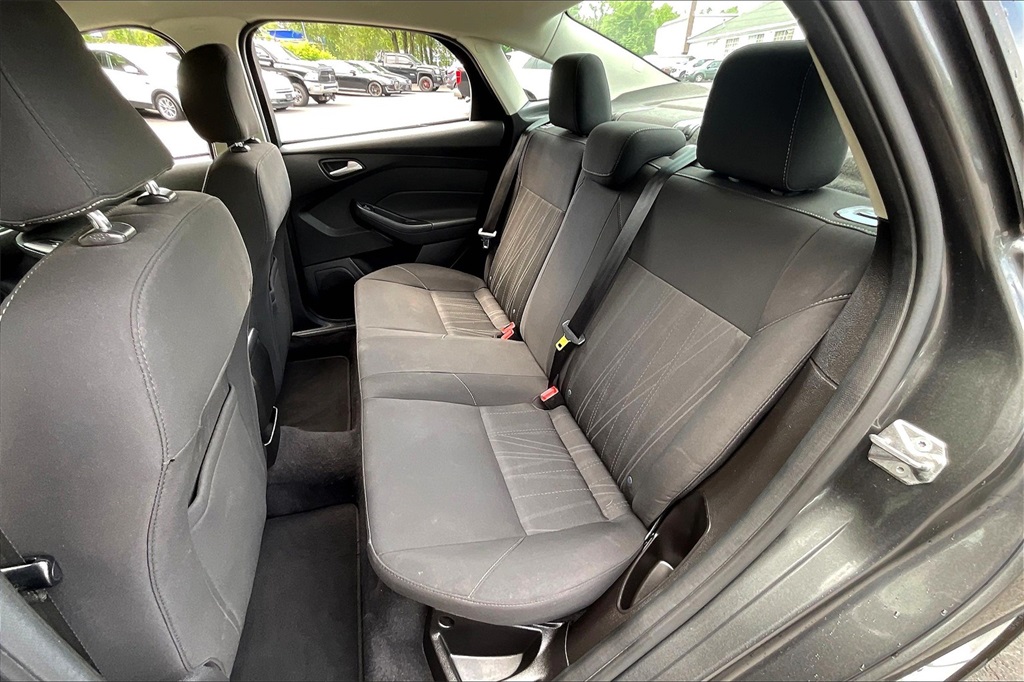 2017 Ford Focus SE - Photo 24