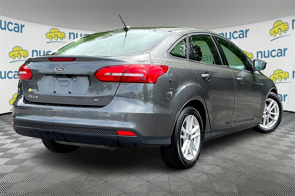 2017 Ford Focus SE - Photo 6