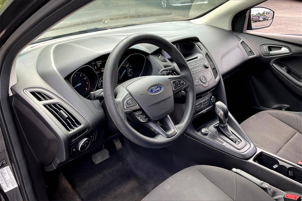 2017 Ford Focus SE - Photo 8