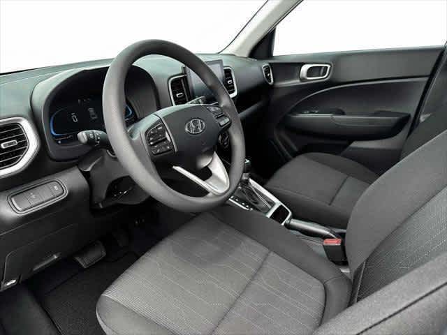 2025 Hyundai Venue SE - Photo 15