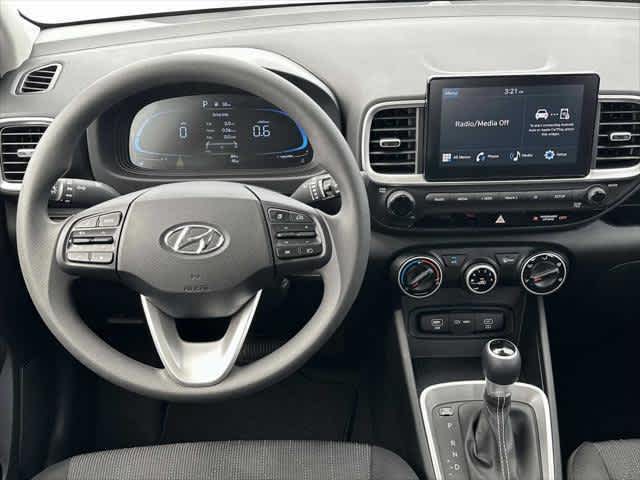 2025 Hyundai Venue SE - Photo 23