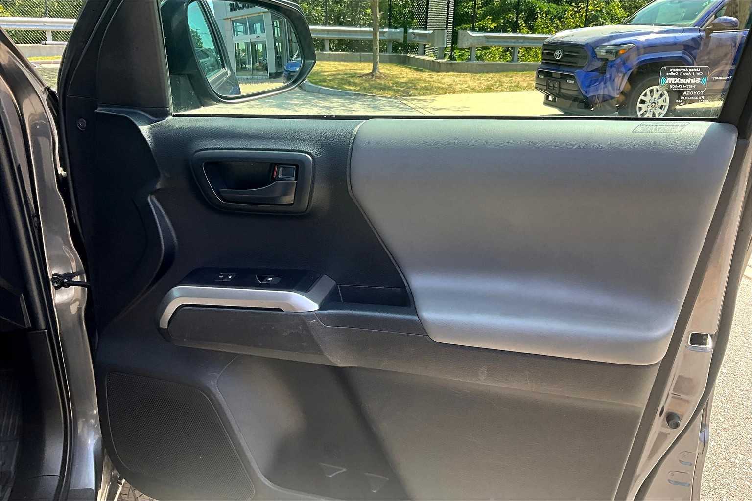 2023 Toyota Tacoma SR5 - Photo 12