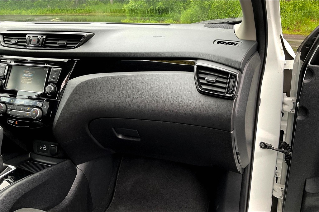 2022 Nissan Rogue Sport SV - Photo 13