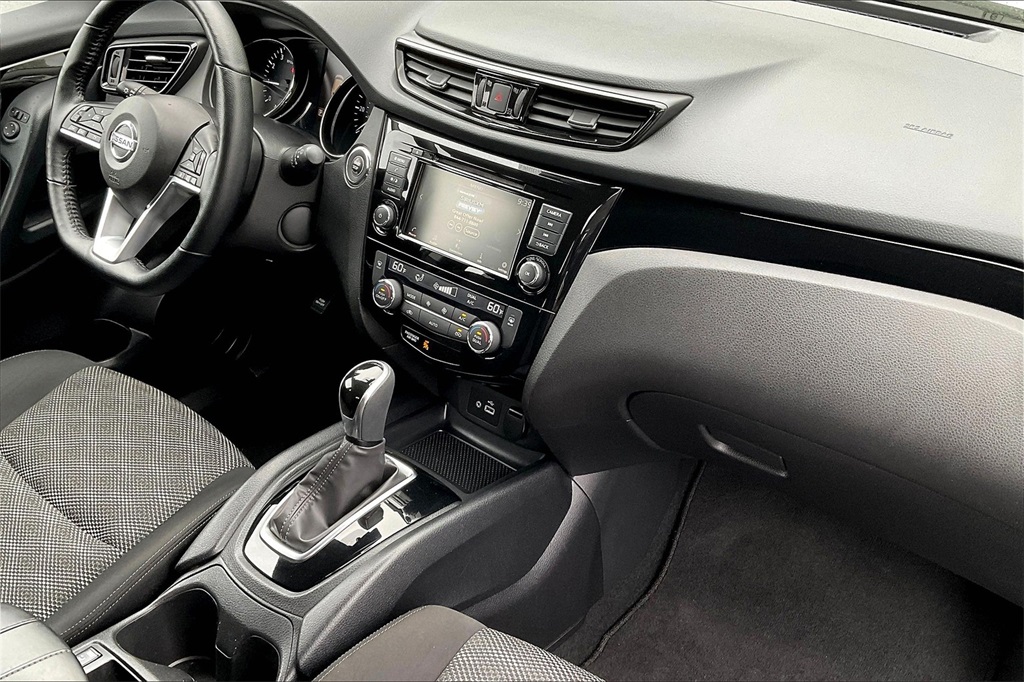 2022 Nissan Rogue Sport SV - Photo 14