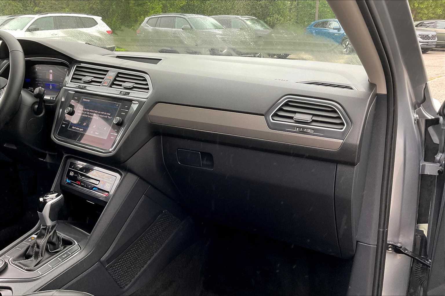 2024 Volkswagen Tiguan SE - Photo 13