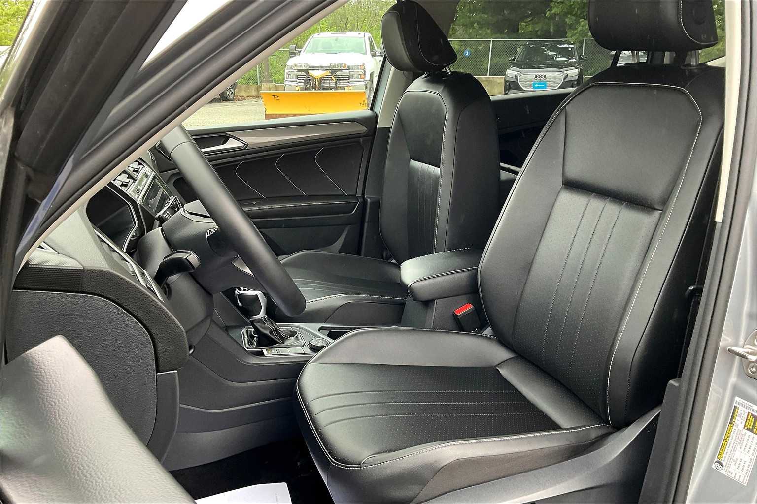 2024 Volkswagen Tiguan SE - Photo 10