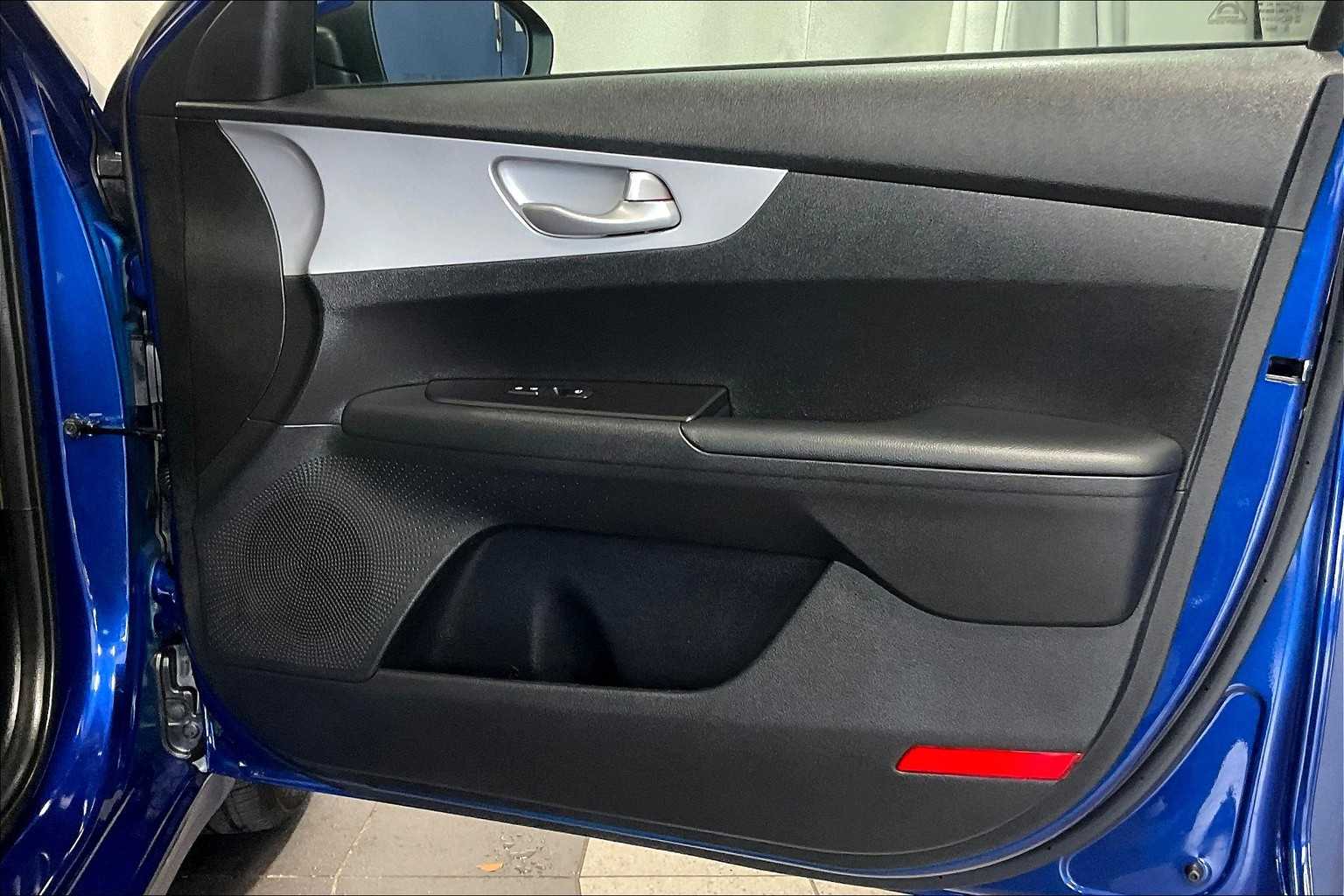2024 Kia Forte LXS - Photo 12