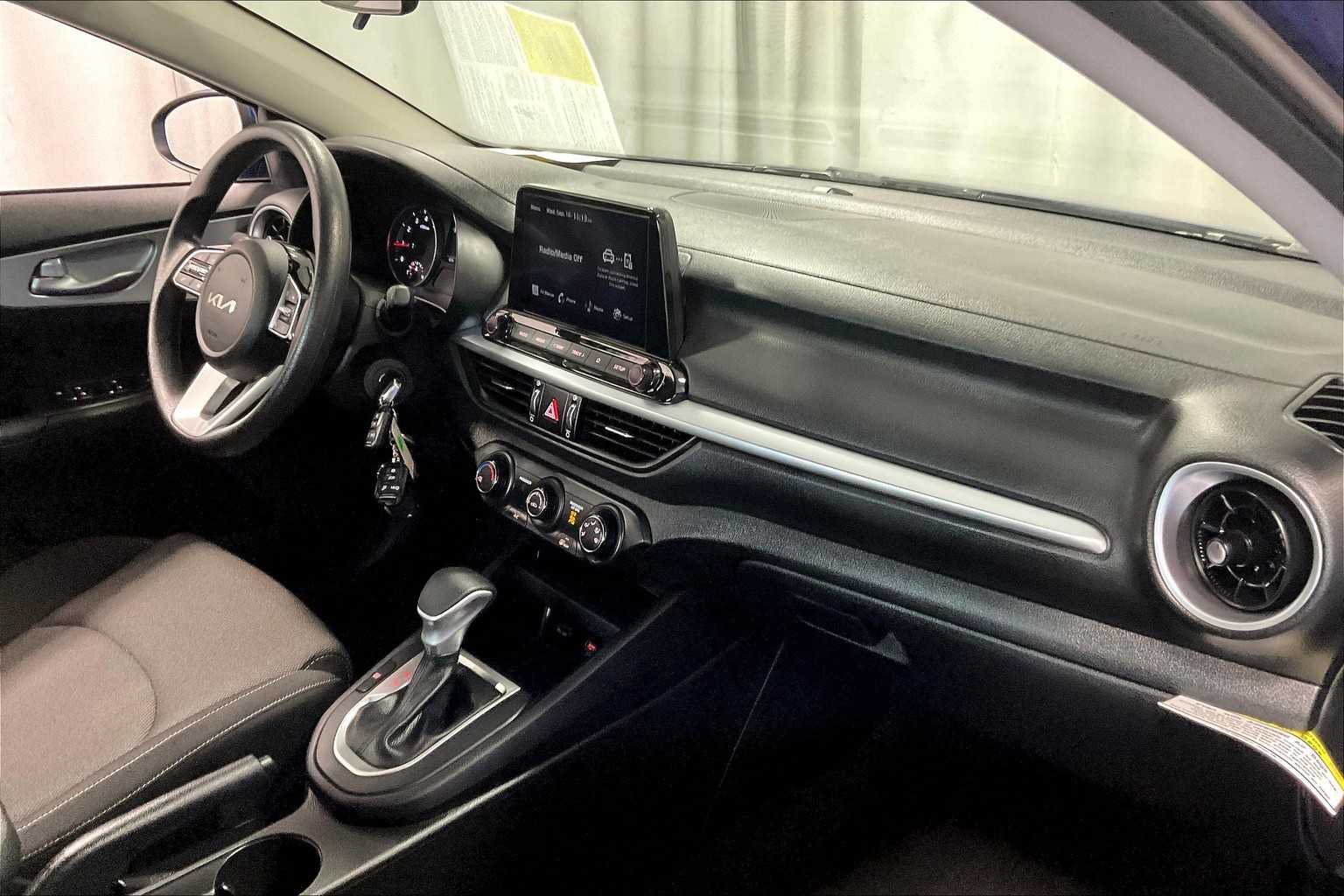 2024 Kia Forte LXS - Photo 14