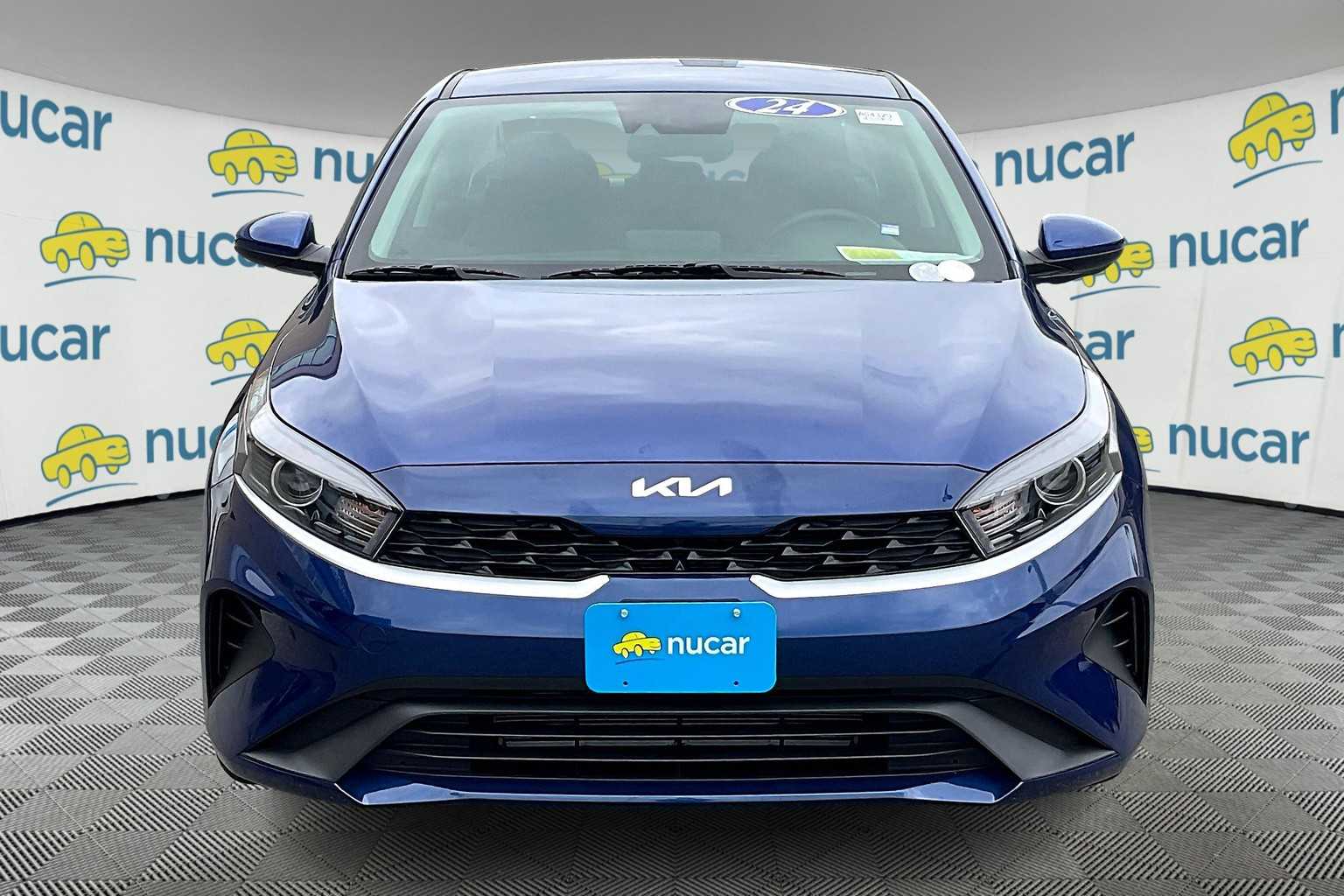2024 Kia Forte LXS - Photo 2