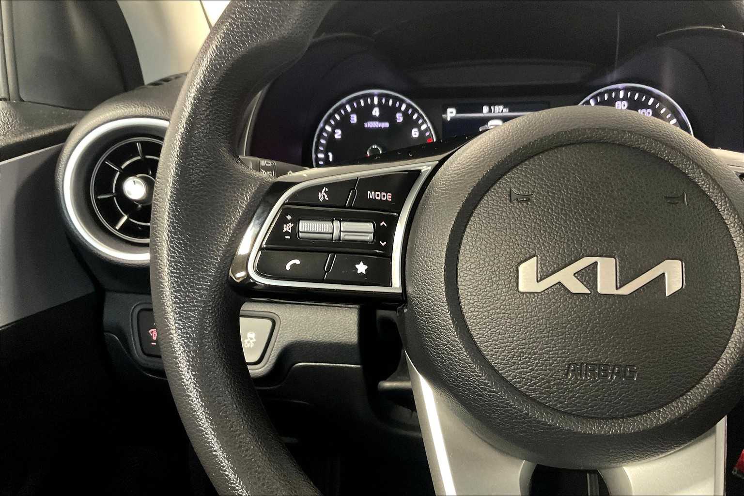 2024 Kia Forte LXS - Photo 22