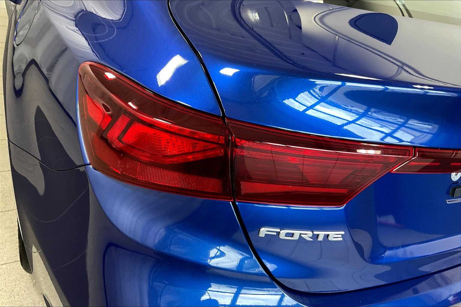 2024 Kia Forte LXS - Photo 32