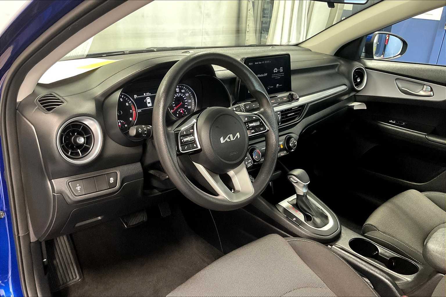 2024 Kia Forte LXS - Photo 8