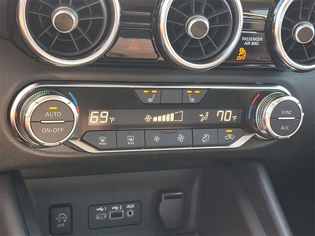 2025 Nissan Sentra SR - Photo 11