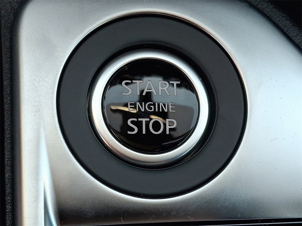 2025 Nissan Sentra SR - Photo 15