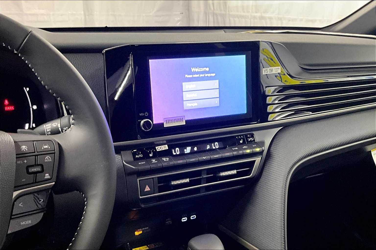 2025 Toyota Camry SE - Photo 13