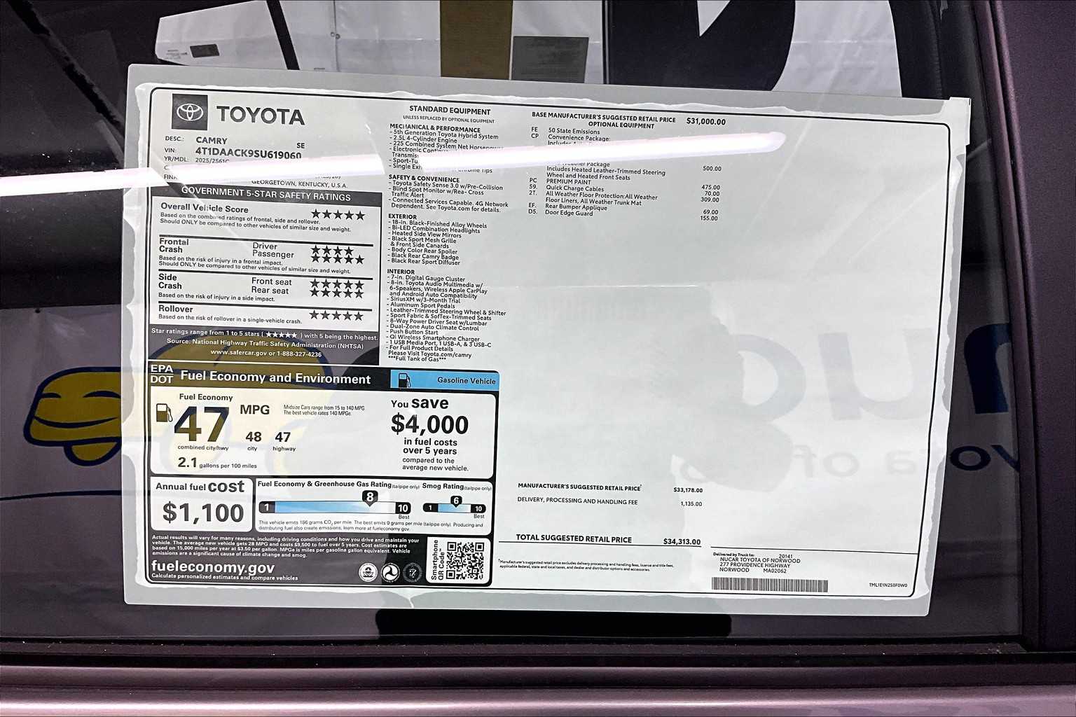 2025 Toyota Camry SE - Photo 18