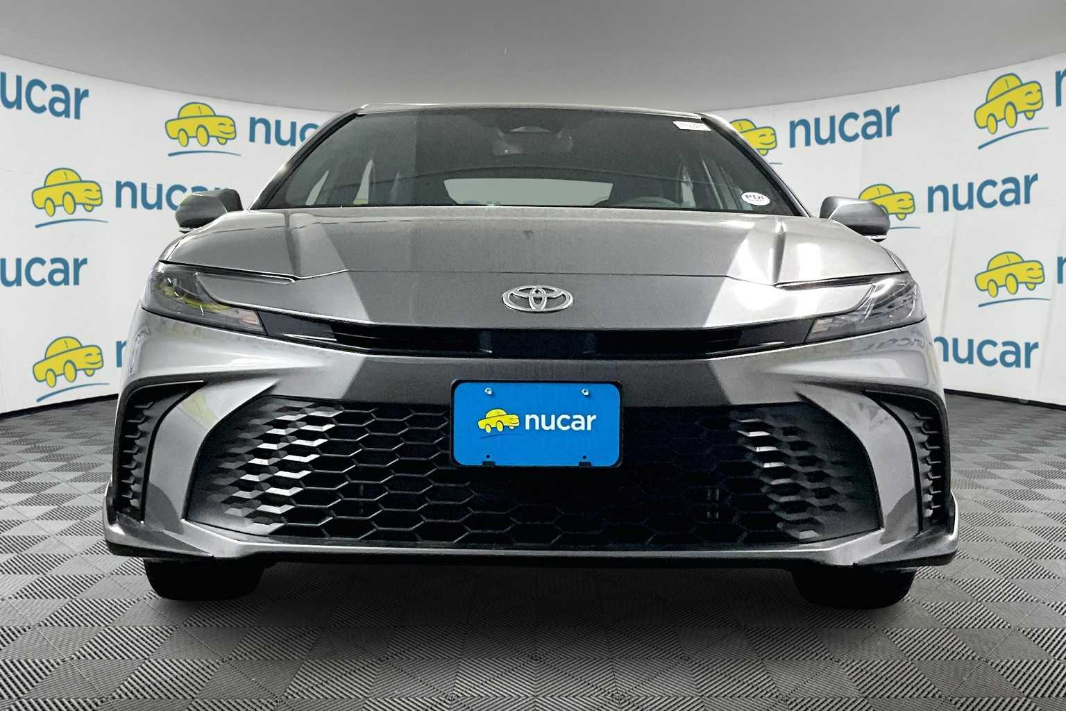 2025 Toyota Camry SE - Photo 3