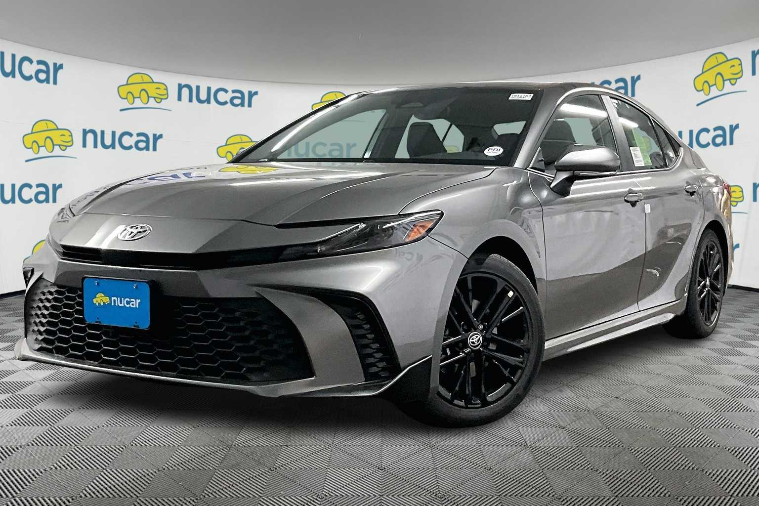 2025 Toyota Camry SE - Photo 4