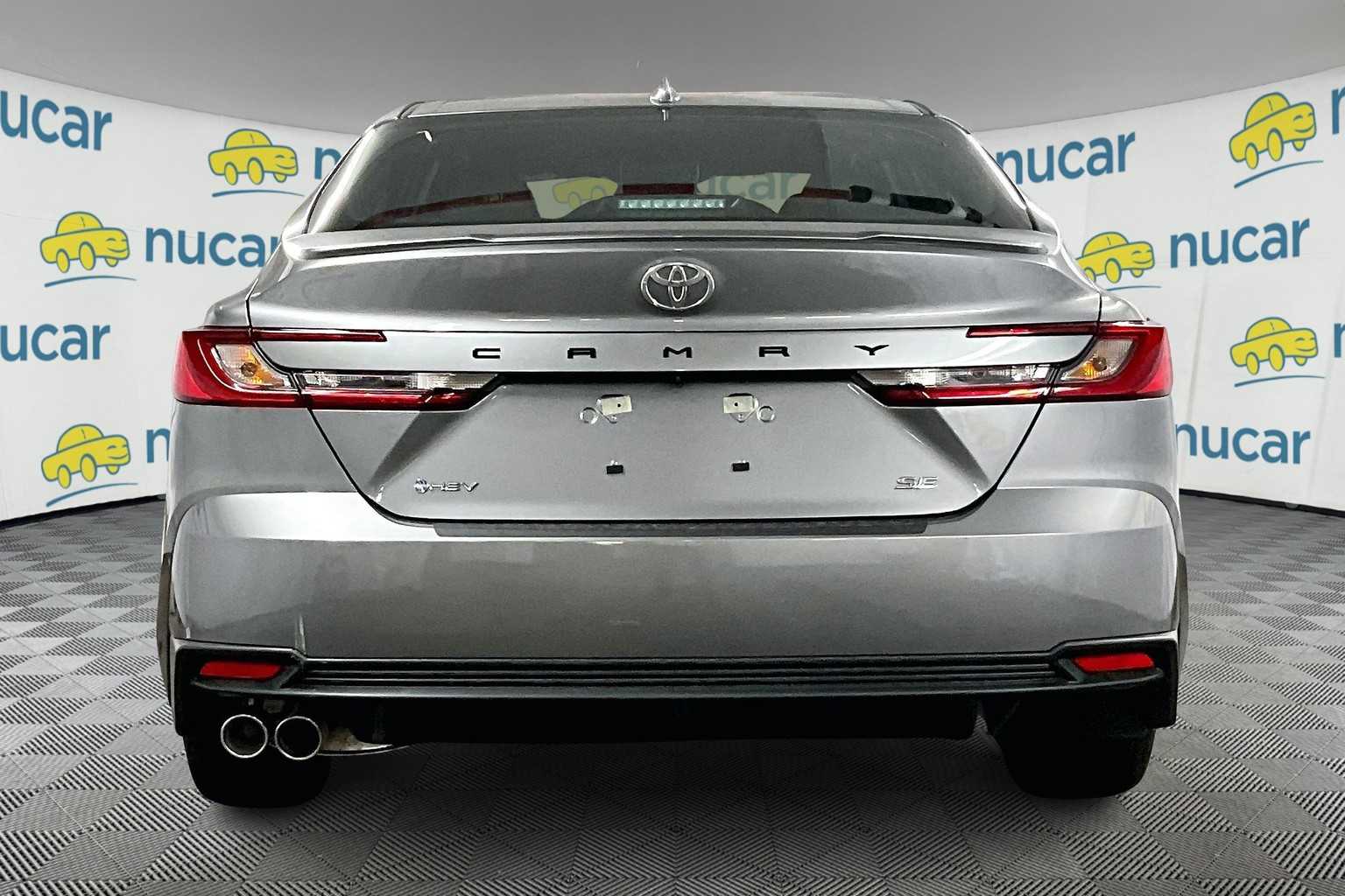 2025 Toyota Camry SE - Photo 6