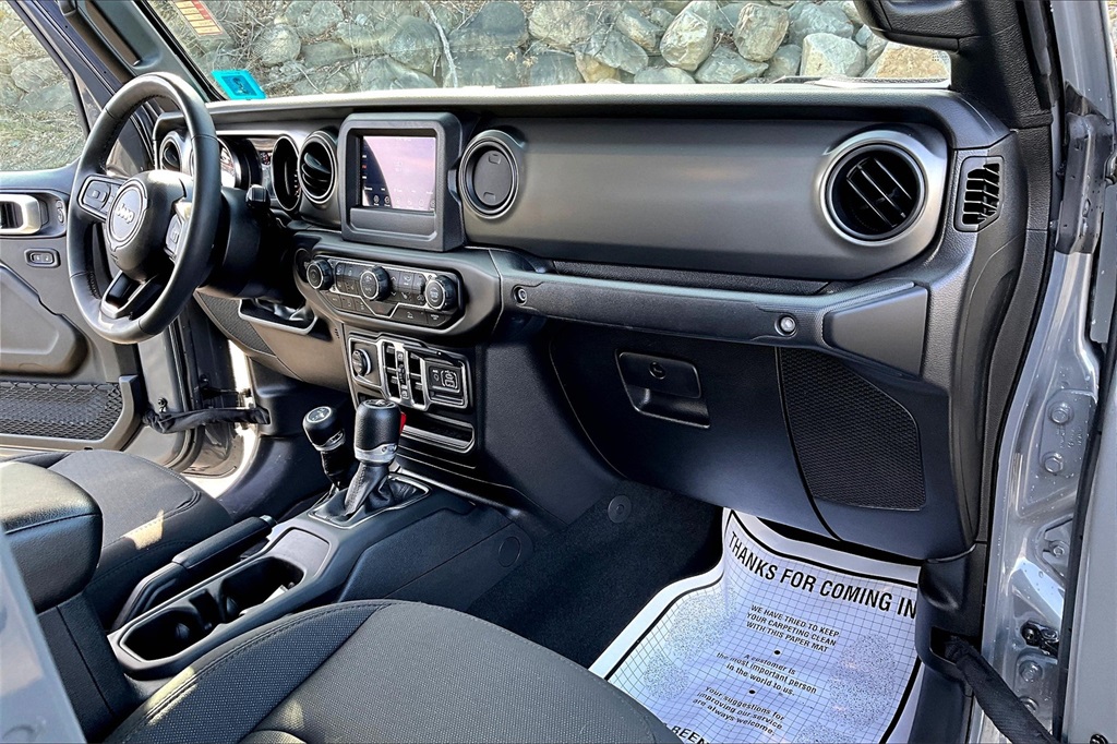 2023 Jeep Gladiator Willys - Photo 14