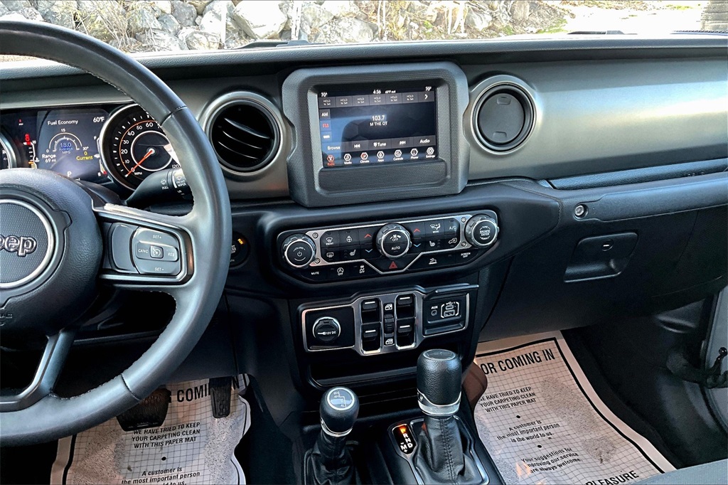 2023 Jeep Gladiator Willys - Photo 18