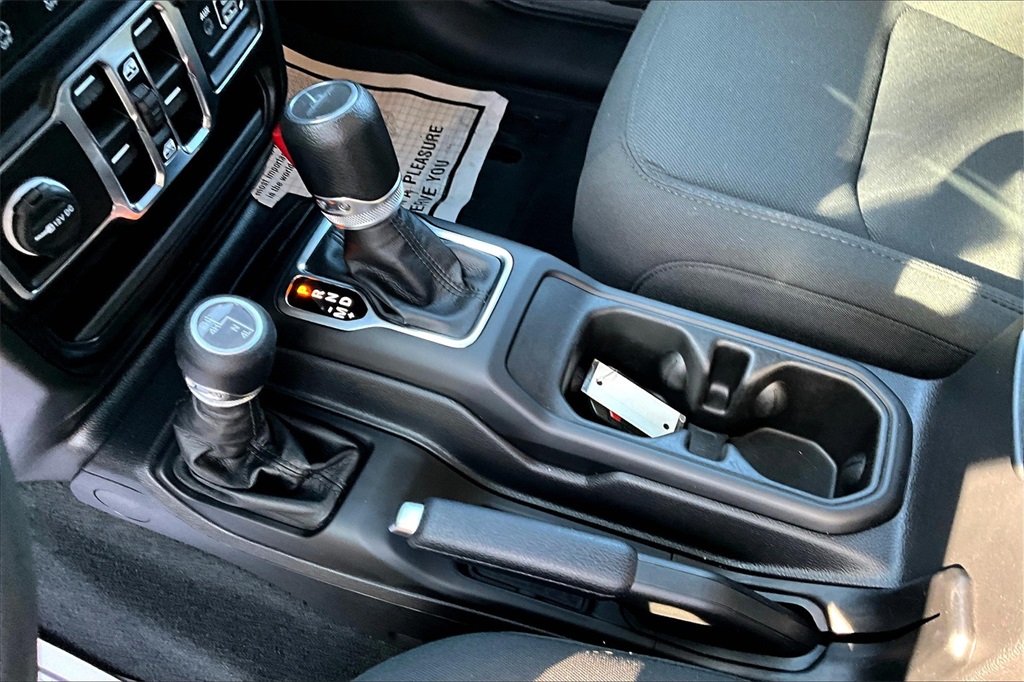 2023 Jeep Gladiator Willys - Photo 20