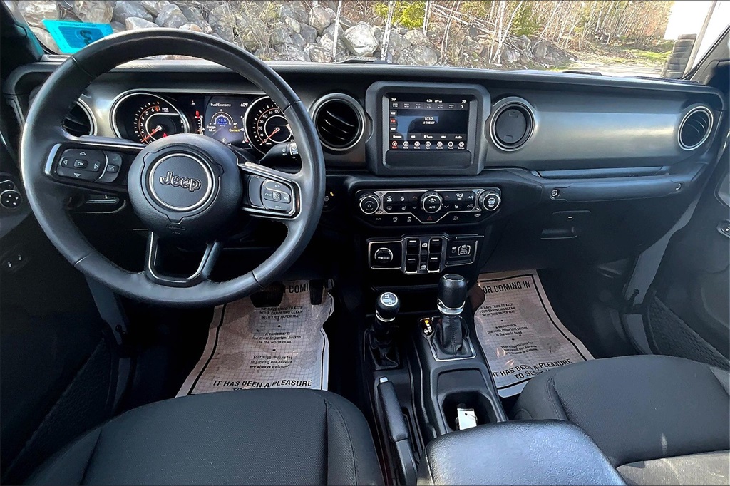 2023 Jeep Gladiator Willys - Photo 21