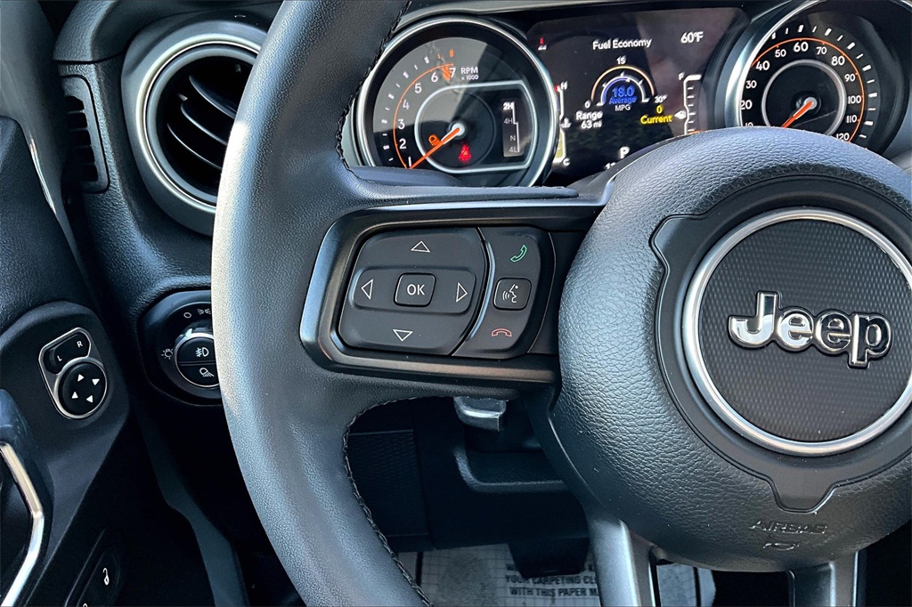 2023 Jeep Gladiator Willys - Photo 23
