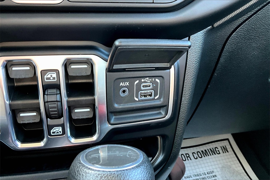 2023 Jeep Gladiator Willys - Photo 27