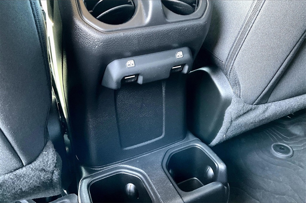 2023 Jeep Gladiator Willys - Photo 28