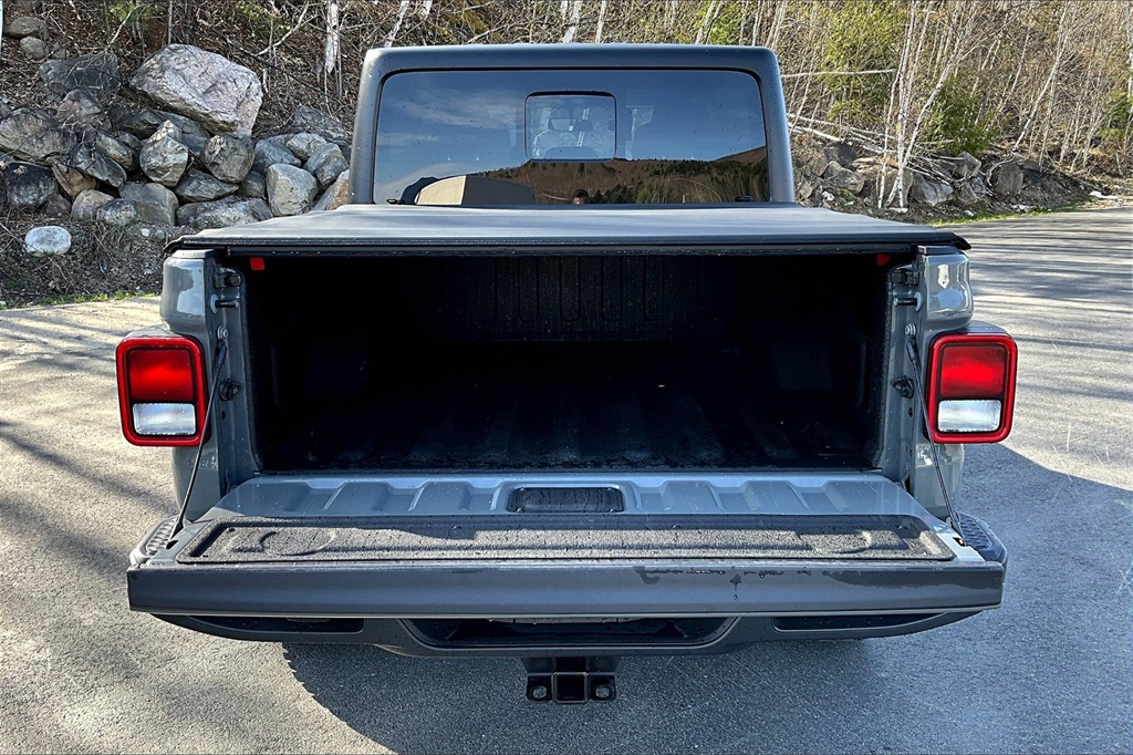 2023 Jeep Gladiator Willys - Photo 30