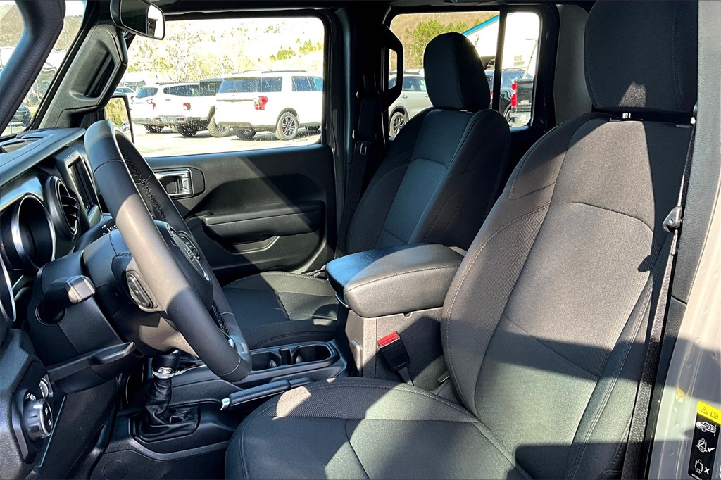 2023 Jeep Gladiator Willys - Photo 10