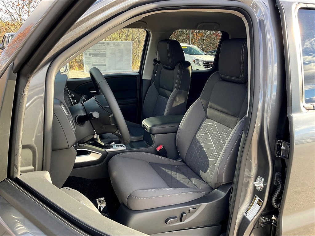 2026 Nissan Frontier SV - Photo 11