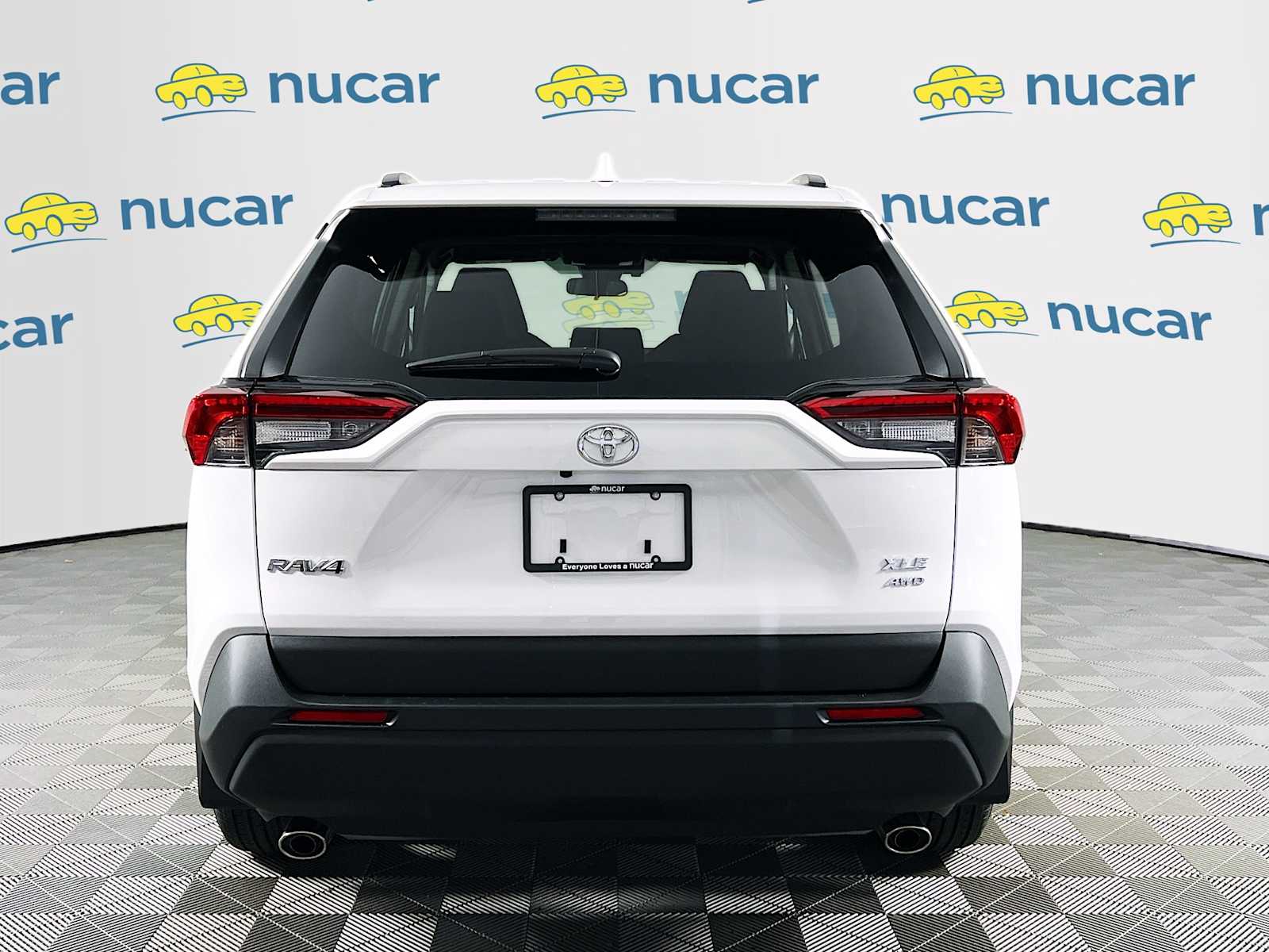 2025 Toyota RAV4 XLE - Photo 5