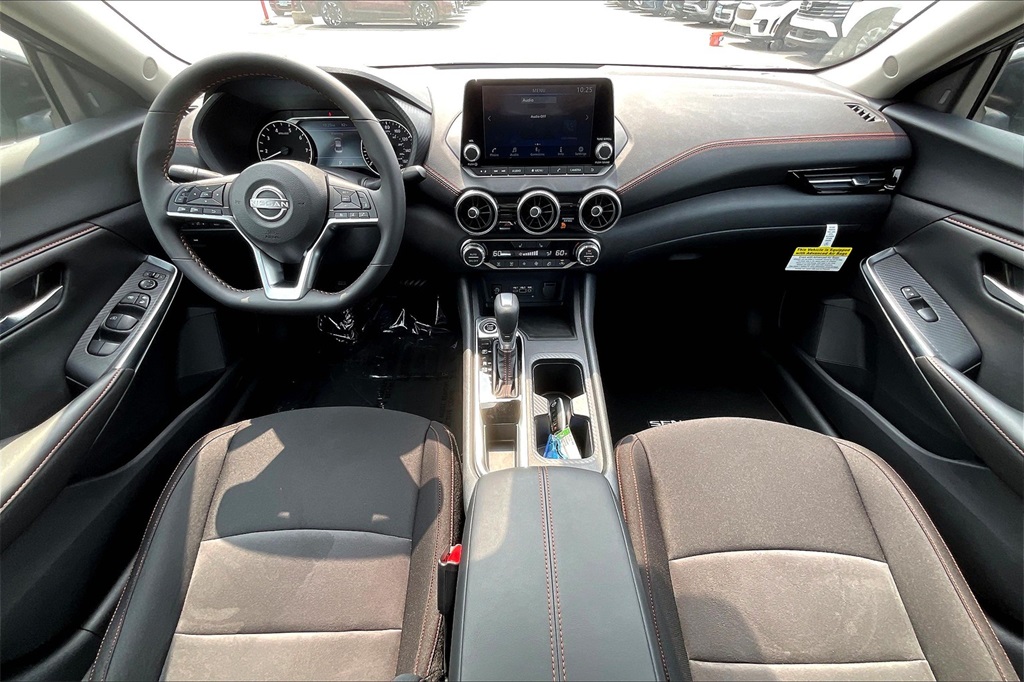 2025 Nissan Sentra SR - Photo 12