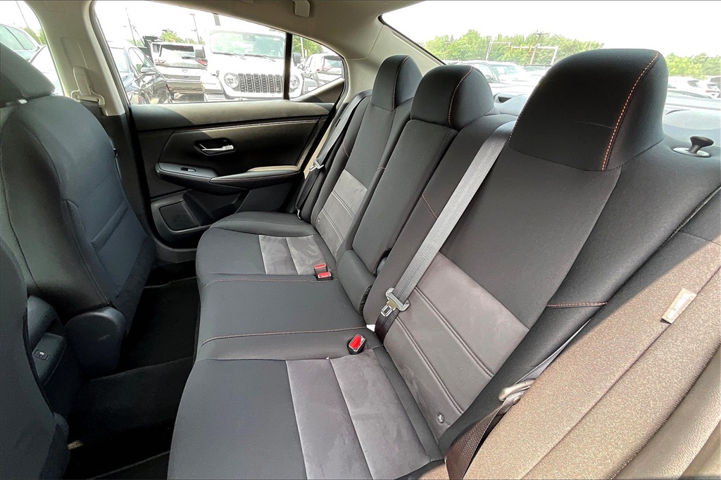 2025 Nissan Sentra SR - Photo 15