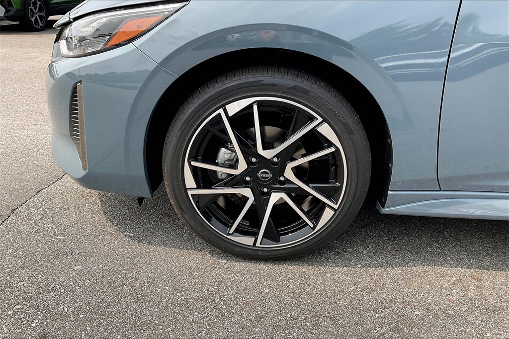 2025 Nissan Sentra SR - Photo 8