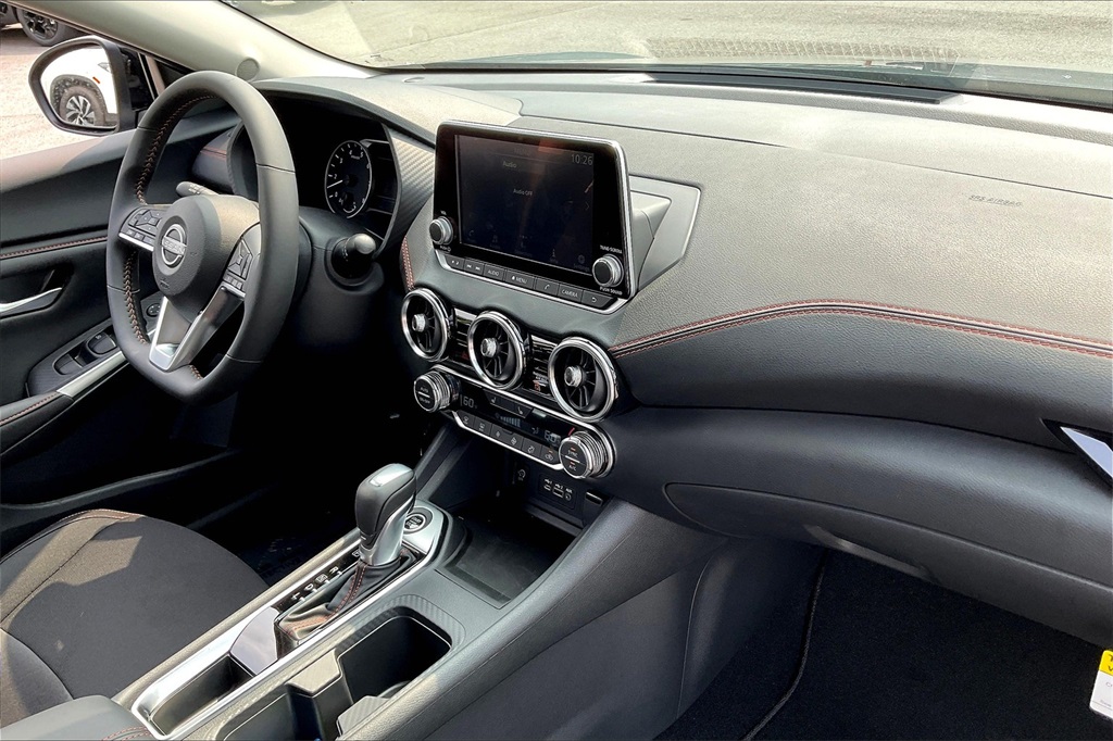 2025 Nissan Sentra SR - Photo 10