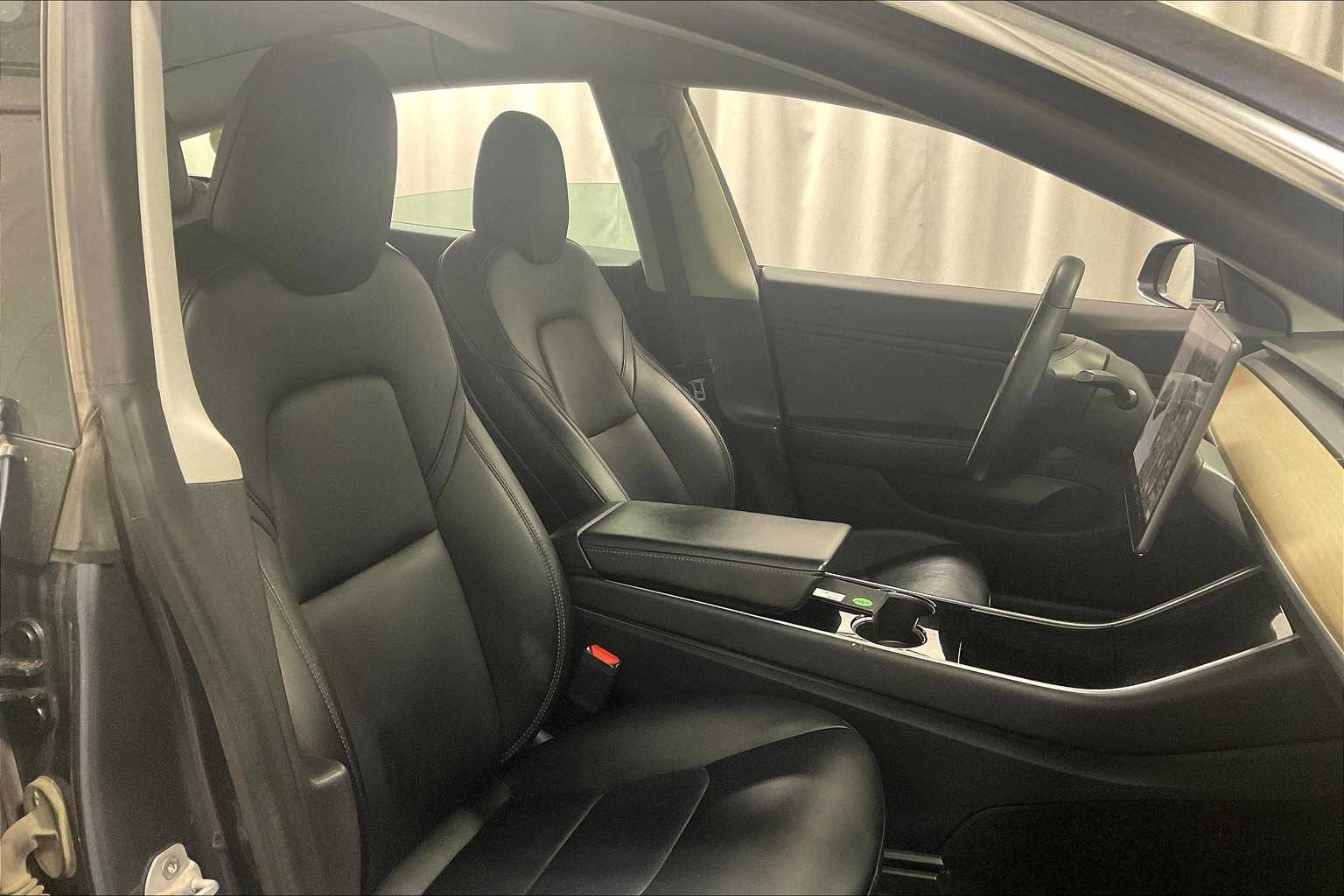 2020 Tesla Model 3 Long Range - Photo 11