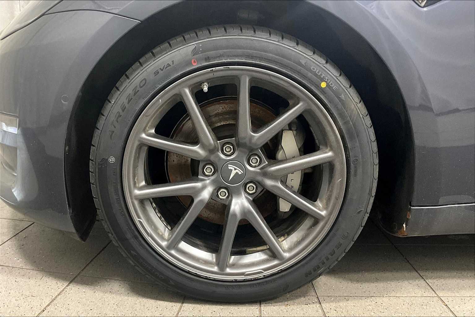 2020 Tesla Model 3 Long Range - Photo 7